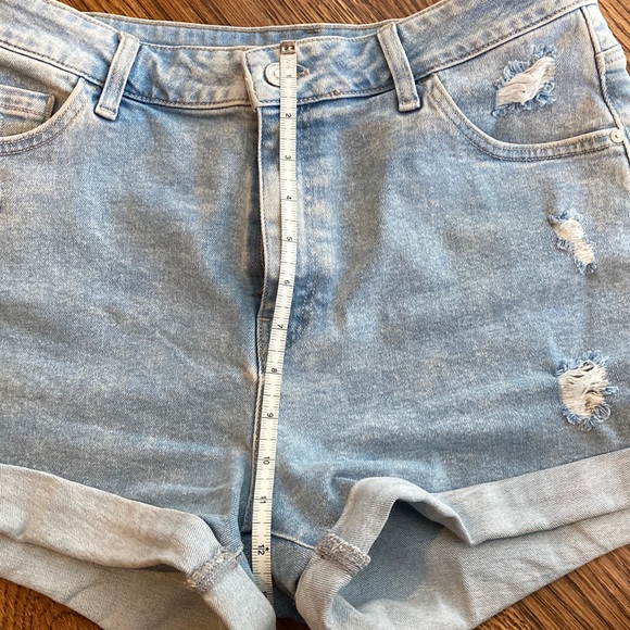 Distressed High-waisted Jean Shorts - Picture 7 of 7